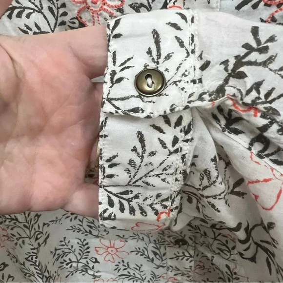 Anthropologie Enchanted Oversized Cotton Cream Floral Button Up Shirt size M/L - Picture 7 of 11